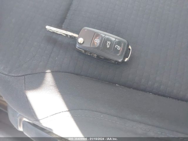 3VWD17AJ7FM404222 Volkswagen Jetta 1.8t Se