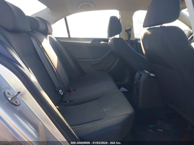 3VWD17AJ7FM404222 Volkswagen Jetta 1.8t Se
