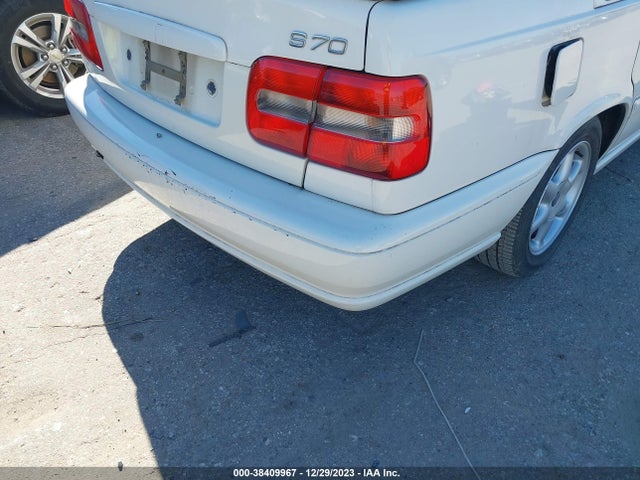 1998 VOLVO S70 GTAS/GTMS VIN: YV1LS5547W1421372