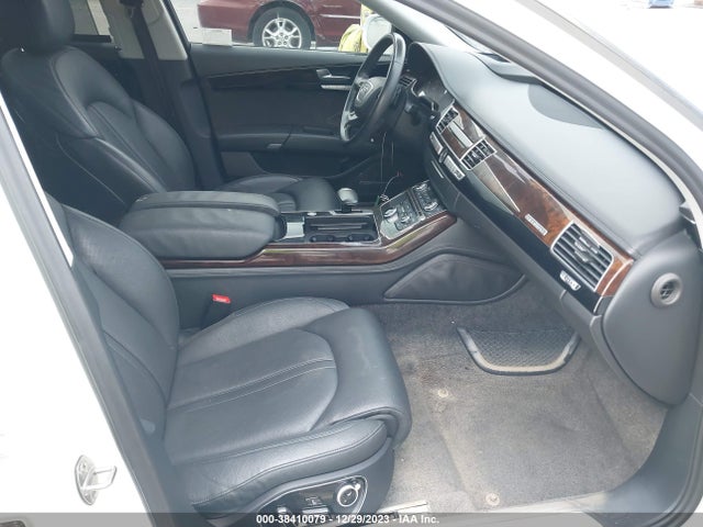 2017 AUDI A8 L WAU44AFD3HN013035 Photo 4