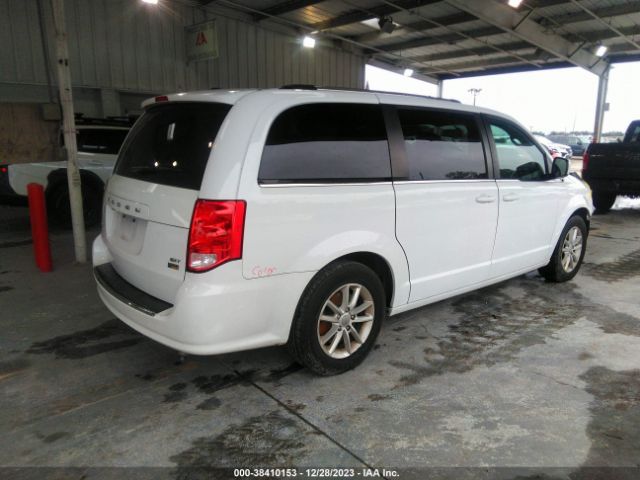 2C4RDGCG8JR215582 Dodge Grand Caravan Sxt