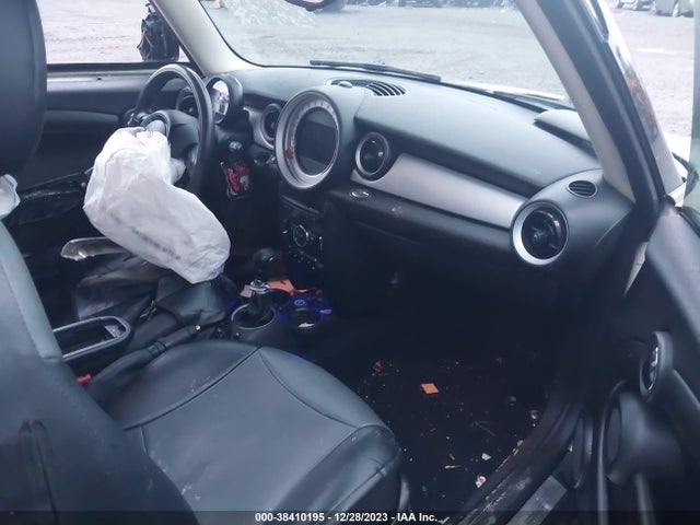 2014 MINI CLUBMAN WMWZF3C5XET491856 Photo 4