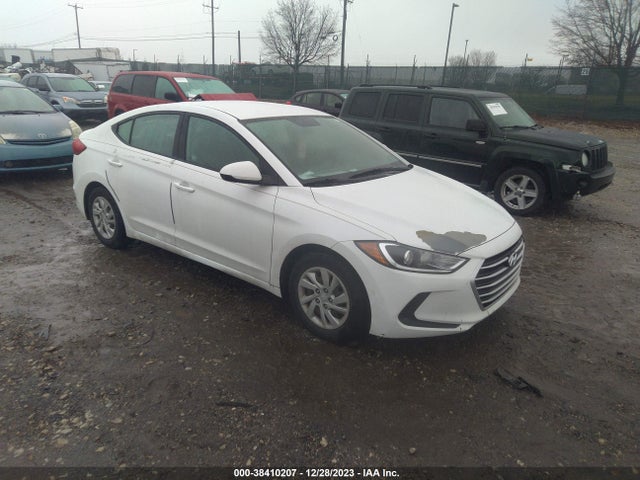 2018 5NPD74LF2JH258061 main image