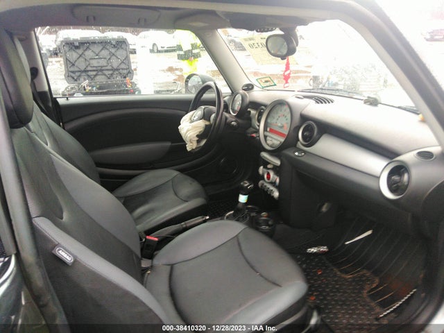 2010 MINI COOPER CLUBMAN WMWML3C50ATX39240 Photo 4