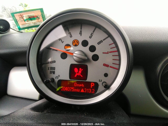 2010 MINI COOPER CLUBMAN WMWML3C50ATX39240 Photo 6