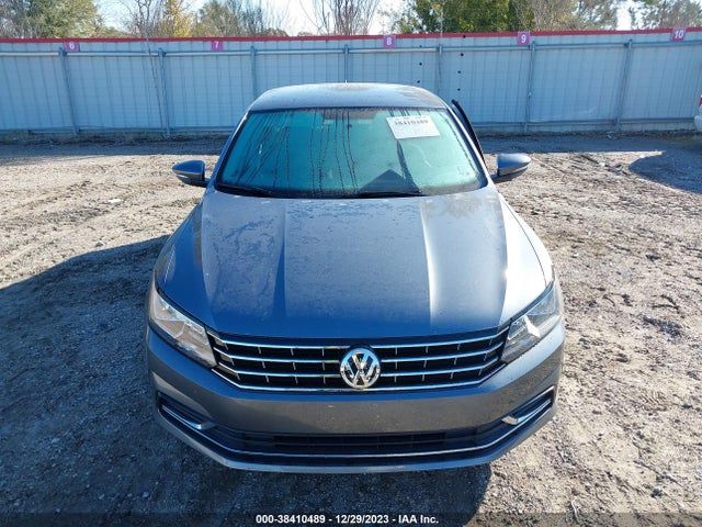 1VWAT7A32HC006967 Volkswagen Passat 1.8t S