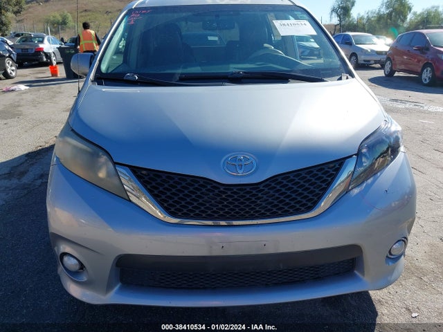 2014 TOYOTA SIENNA SE 8 PASSENGER VIN: 5TDXK3DC2ES415436