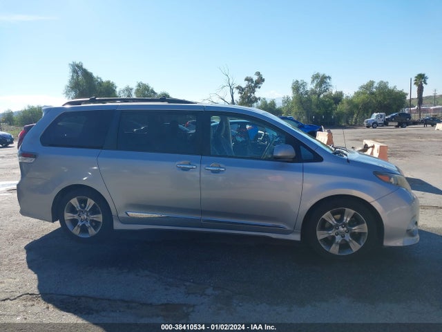 2014 TOYOTA SIENNA SE 8 PASSENGER VIN: 5TDXK3DC2ES415436