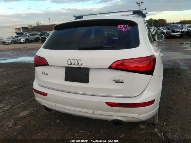 Audi Q5 2.0t Premium 2017 WA1L2AFP2HA033132 Image 16