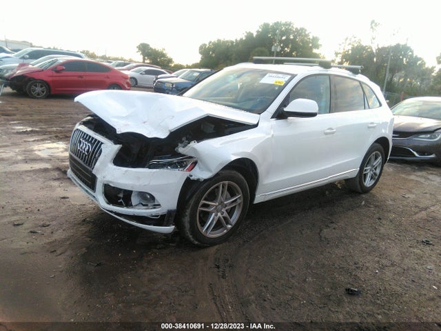 Audi Q5 2.0t Premium 2017 WA1L2AFP2HA033132 Image 2