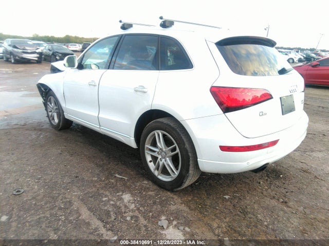 Audi Q5 2.0t Premium 2017 WA1L2AFP2HA033132 Image 3