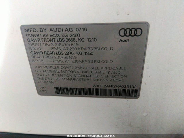 Audi Q5 2.0t Premium 2017 WA1L2AFP2HA033132 Image 9
