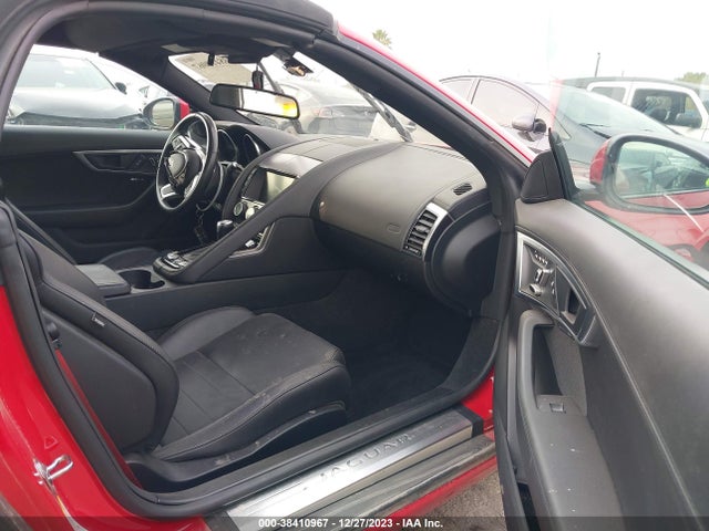 2018 JAGUAR F-TYPE SAJDD5JVXJCK50957 Photo 4