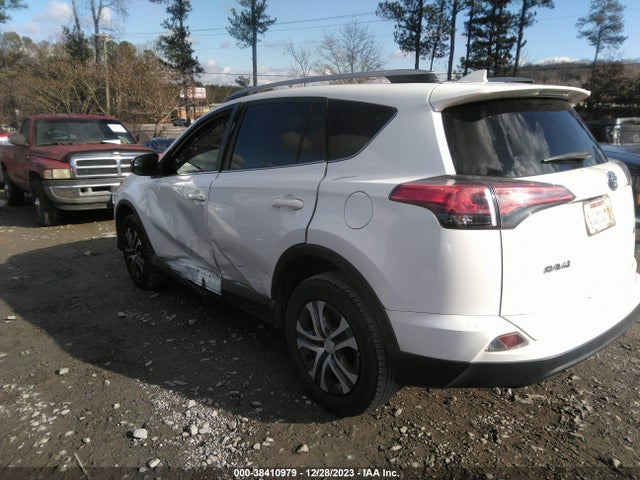 Toyota RAV4 LE 2018 JTMZFREV7JJ212288 Image 3