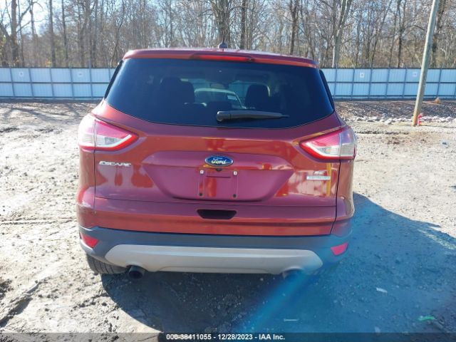 1FMCU0GX7EUC07422 Ford ESCAPE SE
