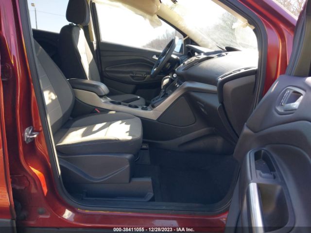 1FMCU0GX7EUC07422 Ford ESCAPE SE