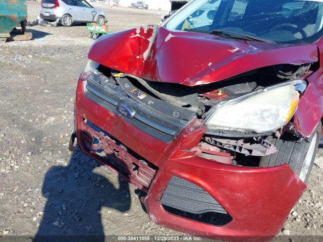 1FMCU0GX7EUC07422 Ford ESCAPE SE