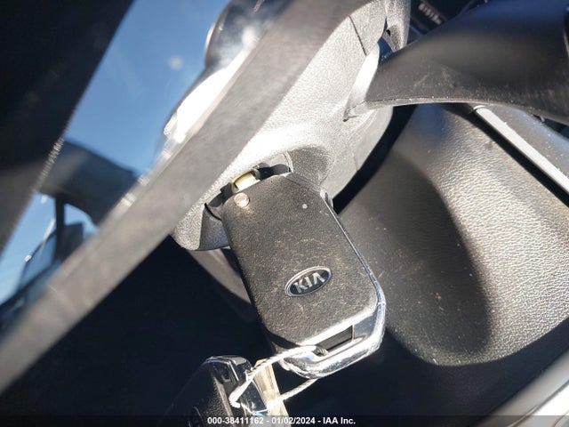 2021 KIA SORENTO LX VIN: 5XYRG4LCXMG018005