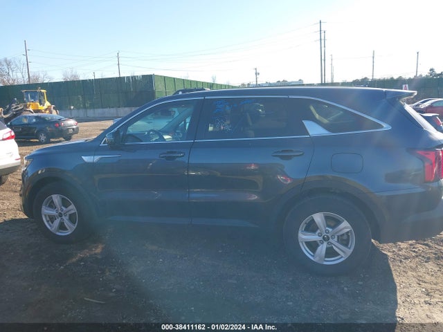 2021 KIA SORENTO LX VIN: 5XYRG4LCXMG018005