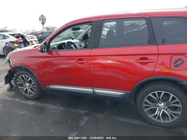 JA4AD3A30HZ028529 Mitsubishi Outlander Se