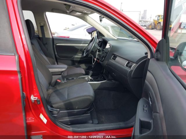 JA4AD3A30HZ028529 Mitsubishi Outlander Se