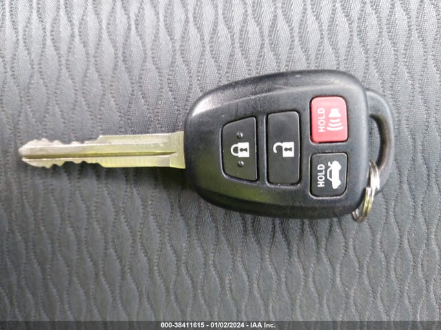 Toyota COROLLA LE 2018 2T1BURHE8JC971515 Image 11