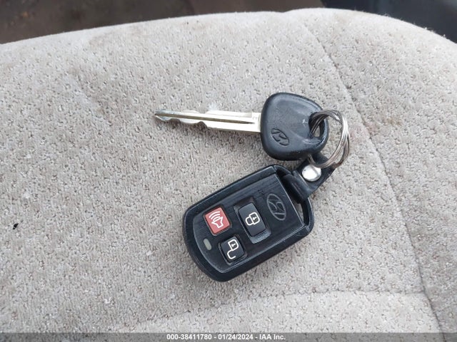 2005 HYUNDAI SANTA FE GLS VIN: KM8SC73D25U994220