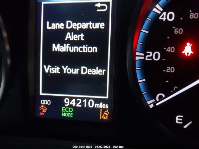 2018 TOYOTA RAV4 LE VIN: 2T3BFREV9JW830568