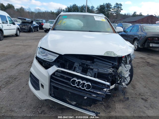 WA1JCCFS4HR004382 Audi Q3 2.0t Premium