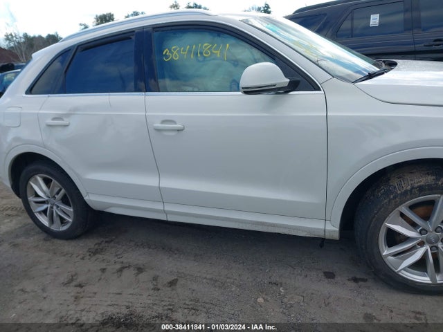 WA1JCCFS4HR004382 Audi Q3 2.0t Premium