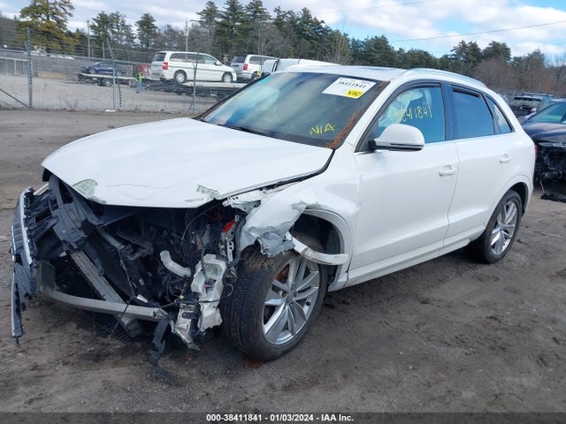 WA1JCCFS4HR004382 Audi Q3 2.0t Premium