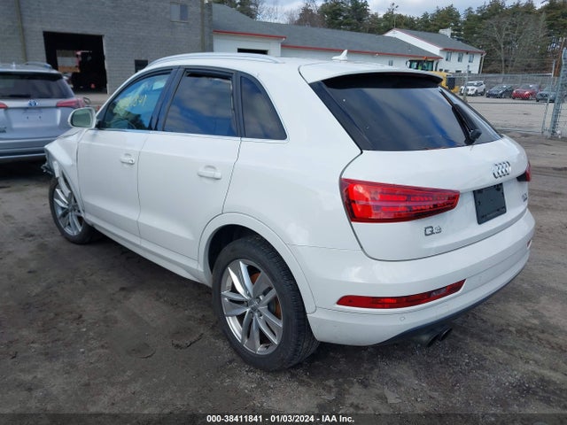 WA1JCCFS4HR004382 Audi Q3 2.0t Premium