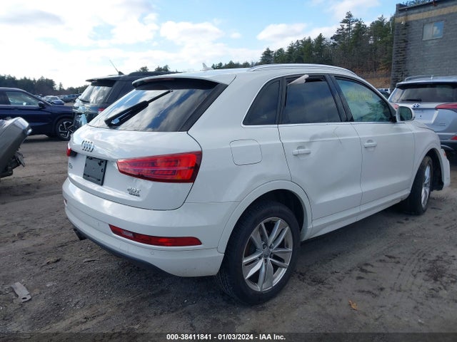 WA1JCCFS4HR004382 Audi Q3 2.0t Premium