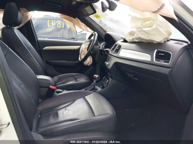 WA1JCCFS4HR004382 Audi Q3 2.0t Premium