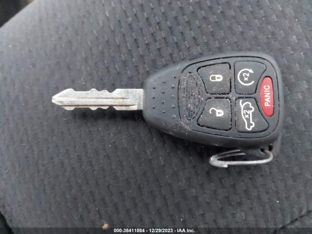 1C3CCBAB2EN209786 Chrysler 200 LX