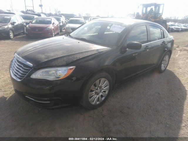 1C3CCBAB2EN209786 Chrysler 200 LX