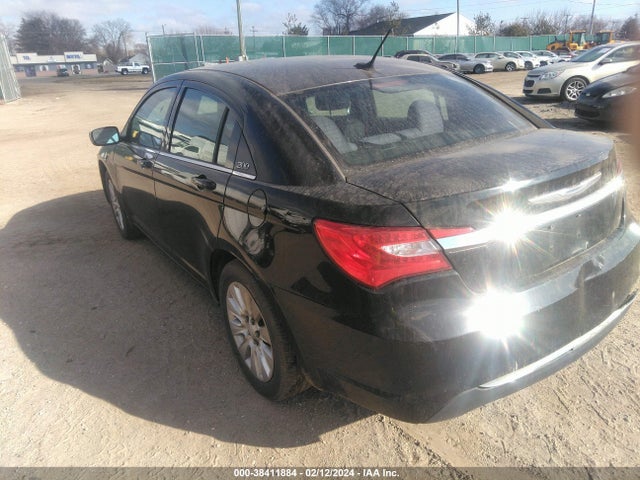 1C3CCBAB2EN209786 Chrysler 200 LX