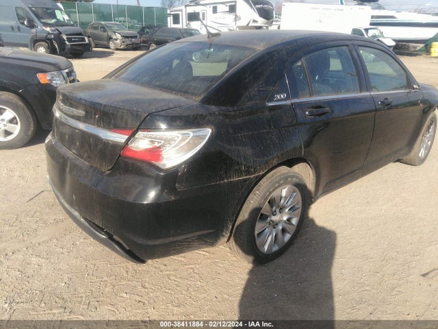 1C3CCBAB2EN209786 Chrysler 200 LX