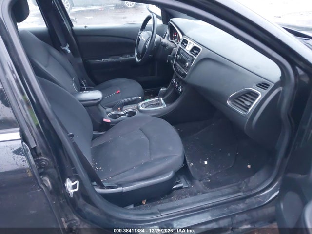1C3CCBAB2EN209786 Chrysler 200 LX