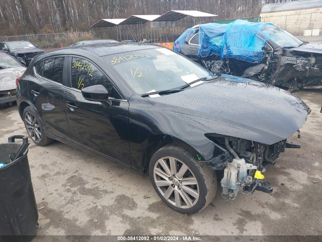 Mazda Mazda3 Touring 2018 3MZBN1L30JM164396 Image 1