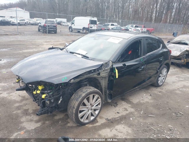 Mazda Mazda3 Touring 2018 3MZBN1L30JM164396 Image 2