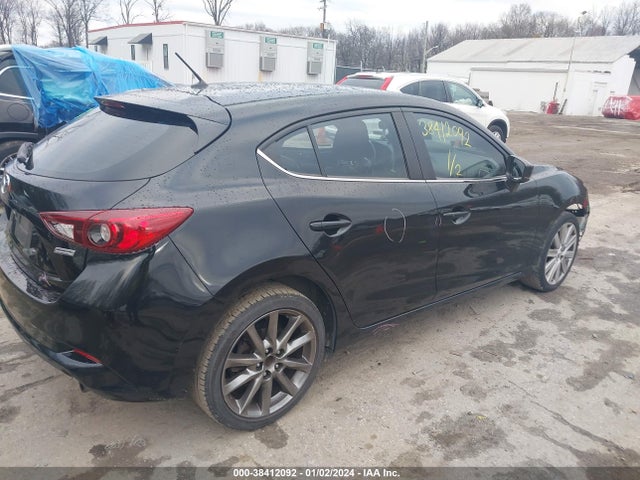 Mazda Mazda3 Touring 2018 3MZBN1L30JM164396 Image 4
