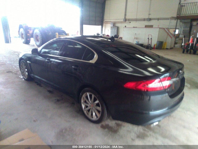 2015 JAGUAR XF SAJWA0FS0FPU66822 Photo 2