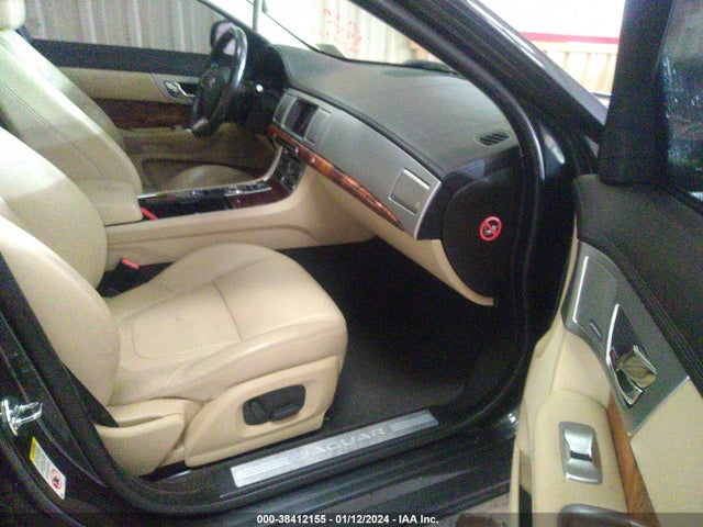 2015 JAGUAR XF SAJWA0FS0FPU66822 Photo 4