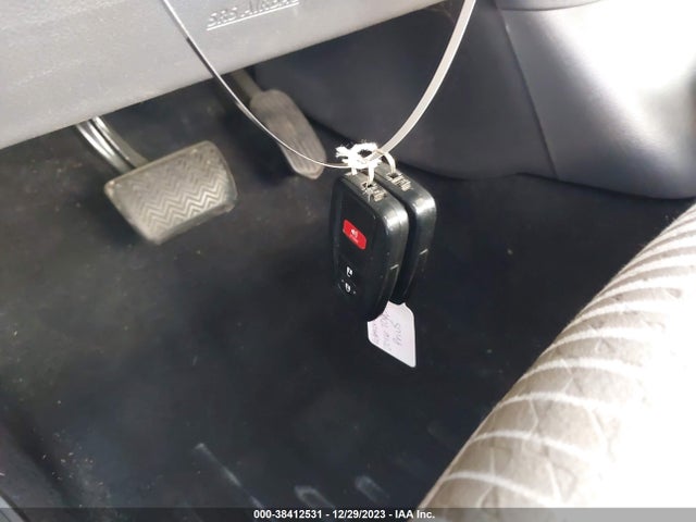 Toyota Prius Two 2016 JTDKBRFU7G3514549 Image 11