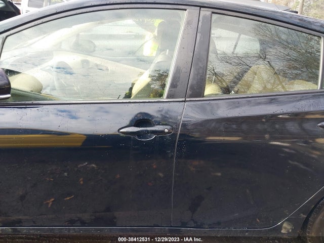 Toyota Prius Two 2016 JTDKBRFU7G3514549 Image 15