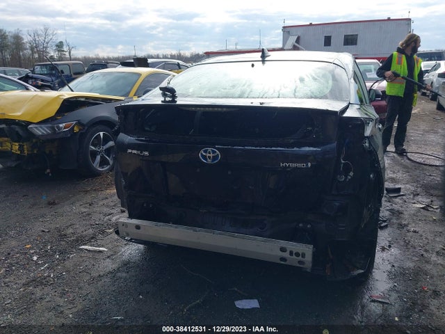 Toyota Prius Two 2016 JTDKBRFU7G3514549 Image 17