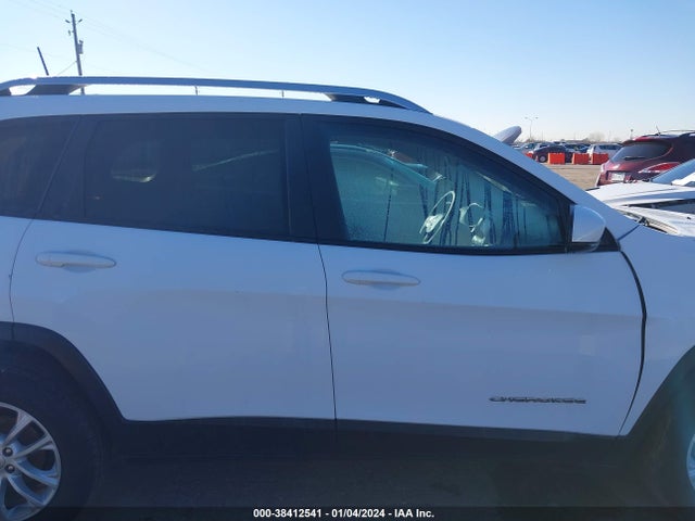 1C4PJLCB0MD114170 Jeep Cherokee Latitude Fwd