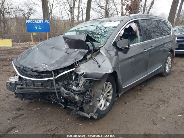 2C4RC1BG8KR652064 Chrysler Pacifica Touring L
