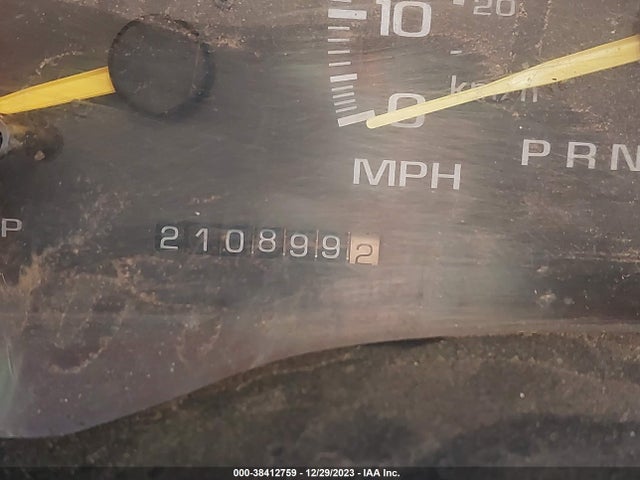 1998 CHEVROLET C1500 FLEETSIDE VIN: 2GCEC19R7W1152343